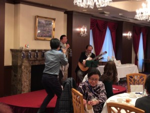 ●福田先生の歌と小笠原さんのギター