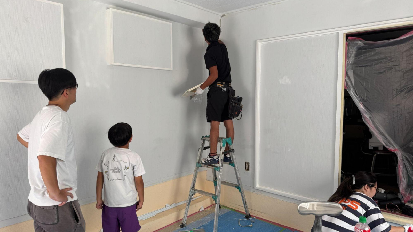 改装中の不動産会社